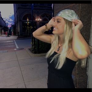 Meet your Posher, Amber